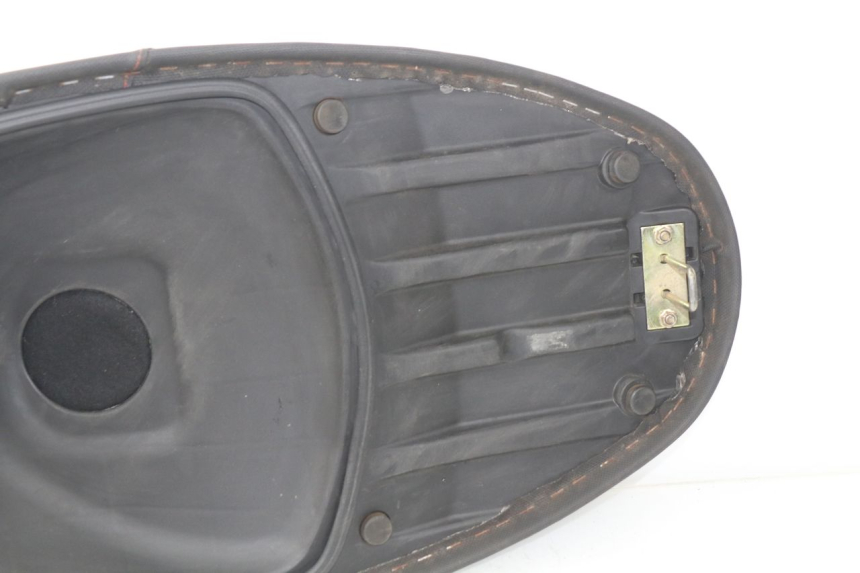 photo de SIEDZENIE DAELIM S4 50 (2010 - 2015) - Oznaczenia i referencje