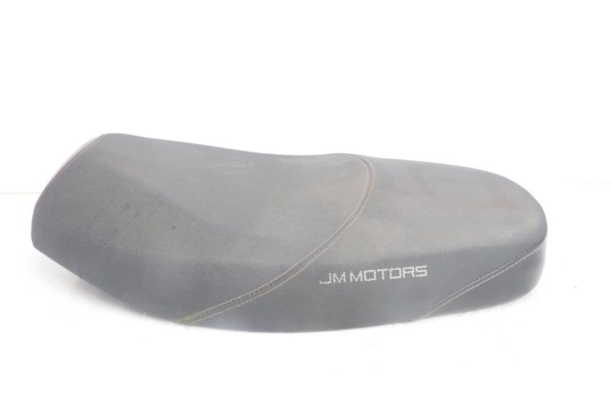 photo de SIEDZENIE JM MOTORS SANTANA EVO 50 (2024 - 2026) - Widok ogólny