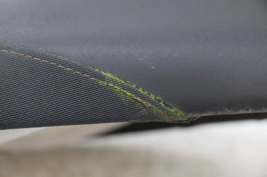 photo de SIEDZENIE JM MOTORS SANTANA 50 (2014 - 2023) - Stan powierzchni