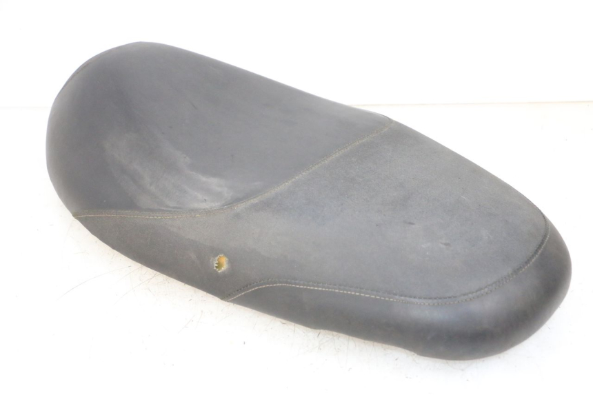 photo de SIEDZENIE JM MOTORS SANTANA 50 (2014 - 2023) - Stan powierzchni