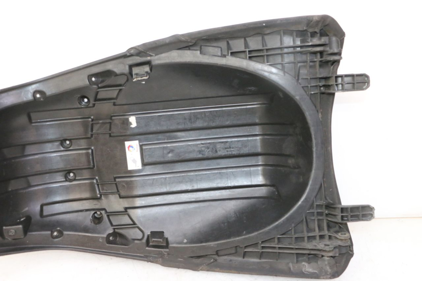 photo de SIEDZENIE PEUGEOT SATELIS 125 (2013 - 2018) - Struktura - zbliżenie