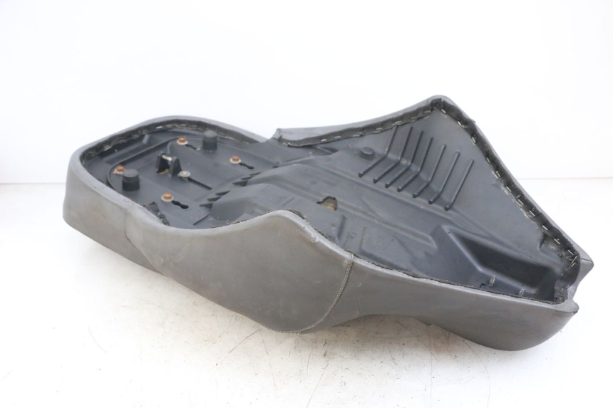 photo de SIEDZENIE APRILIA SCARABEO GT 125 (1999 - 2007) - Szczegół części