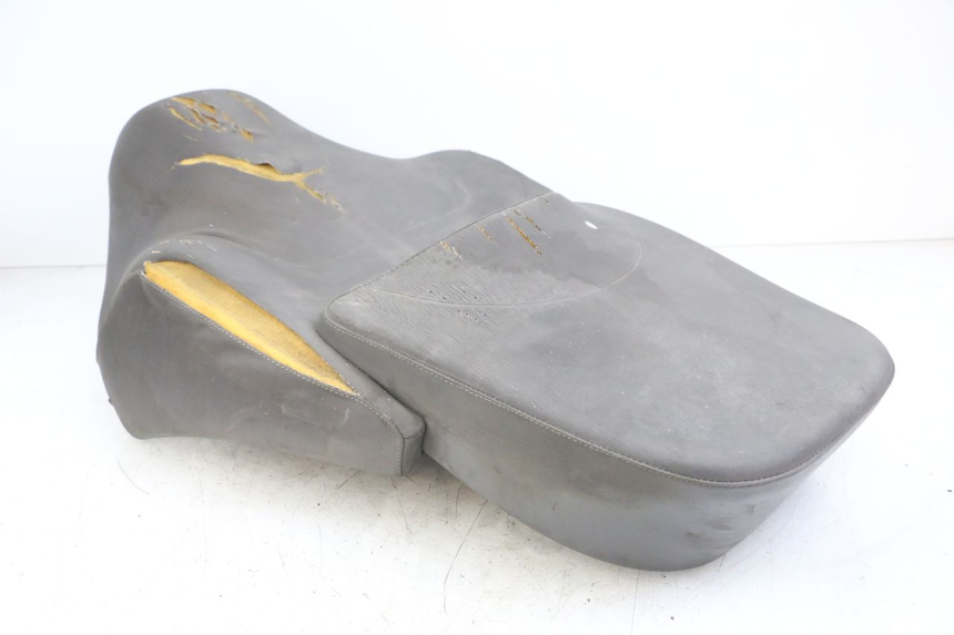 photo de SIEDZENIE APRILIA SCARABEO GT 125 (1999 - 2007) - Zbliżenie komponentów