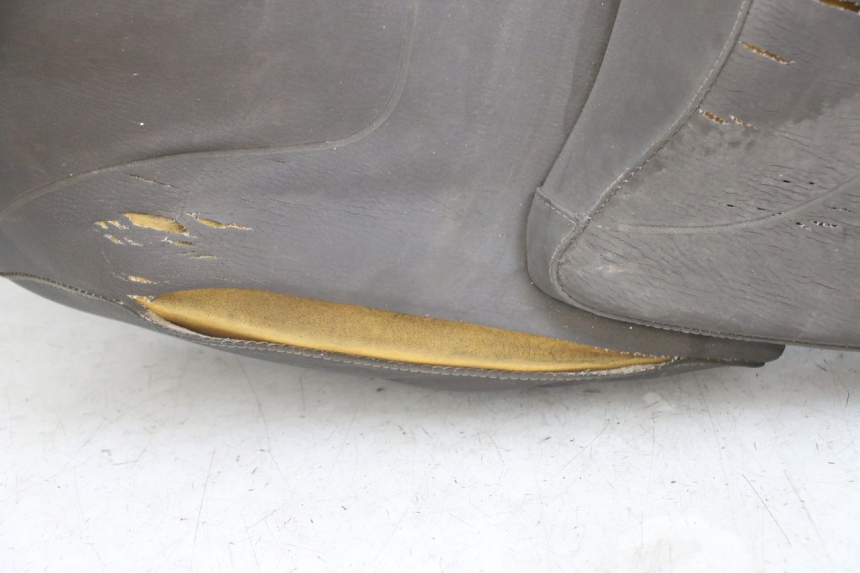 photo de SIEDZENIE APRILIA SCARABEO GT 125 (1999 - 2007) - Struktura - zbliżenie