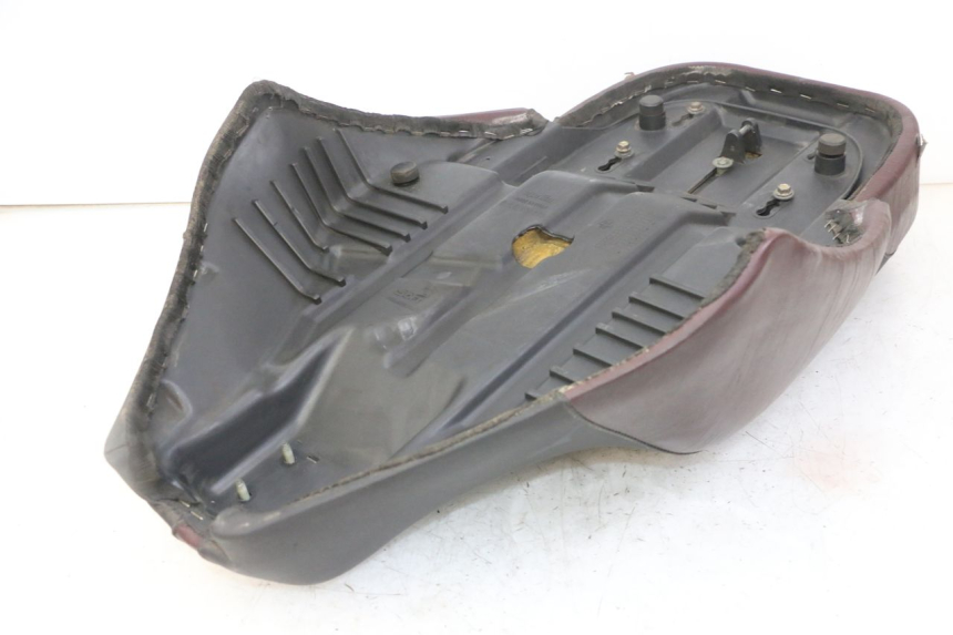 photo de SIEDZENIE APRILIA SCARABEO GT TOURING 125 (1999 - 2005) - Punkty mocowania