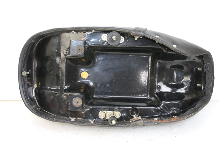 photo de SIEDZENIE SKYTEAM SKYMAX PRO 125 (2012 - 2016) - Zbliżenie techniczne