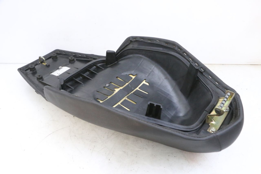 photo de SIEDZENIE PEUGEOT SPEEDFIGHT 4 4T EFI 50 (2021 - 2025) - Szczegół części