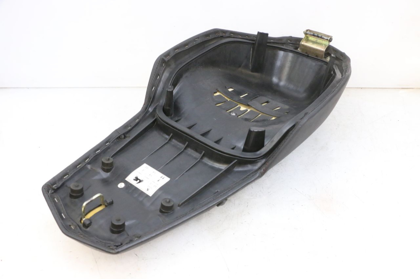 photo de SIEDZENIE PEUGEOT SPEEDFIGHT 4 4T EFI 50 (2021 - 2025) - Zoom stanu zużycia