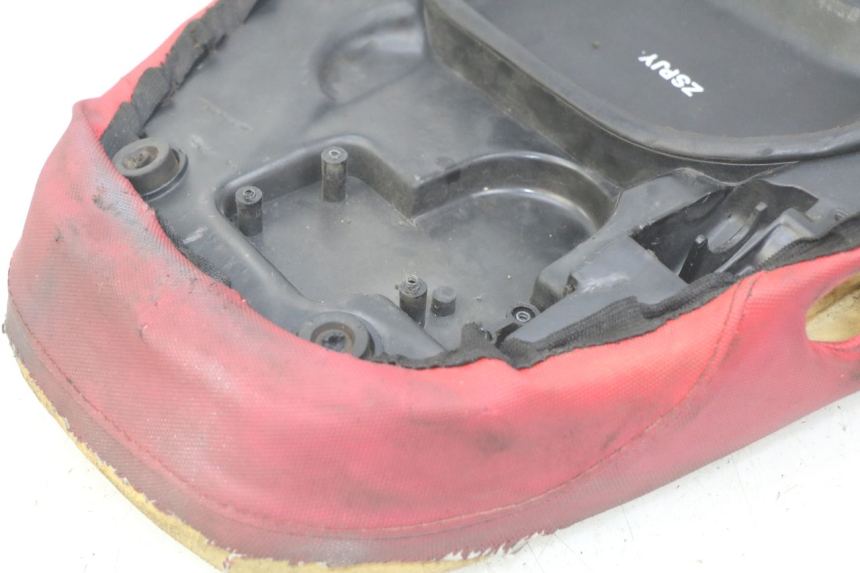 photo de SIEDZENIE APRILIA SR 2T 50 (2012 - 2017) - Stan powierzchni