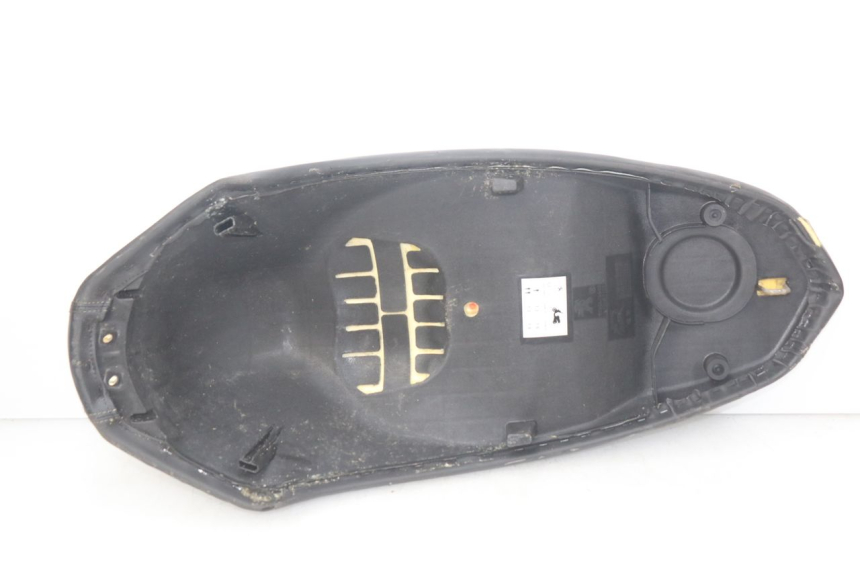 photo de SIEDZENIE PEUGEOT STREETZONE 4T 50 (2018 - 2023) - Zbliżenie komponentów