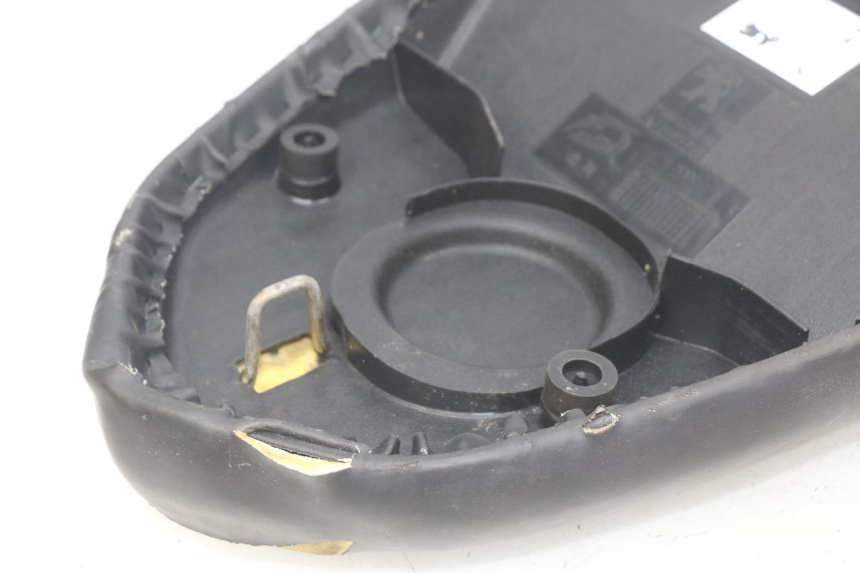 photo de SIEDZENIE PEUGEOT STREETZONE 4T 50 (2018 - 2023) - Stan powierzchni