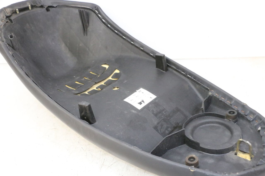 photo de SIEDZENIE PEUGEOT STREETZONE I NAKED 2T 50 (2018 - 2020) - Zoom stanu zużycia