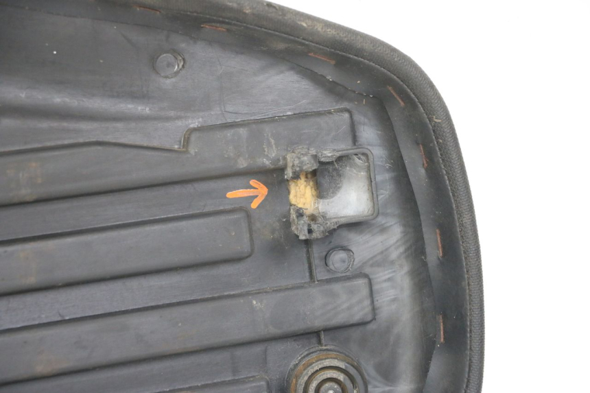 photo de SIEDZENIE MBK STUNT NAKED 50 (2004 - 2018) - Struktura - zbliżenie