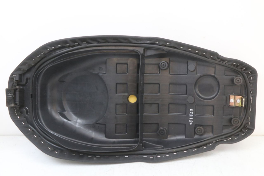 photo de SIEDZENIE KYMCO SUPER 8 4T 50 (2018 - 2020) - Inny kąt widzenia