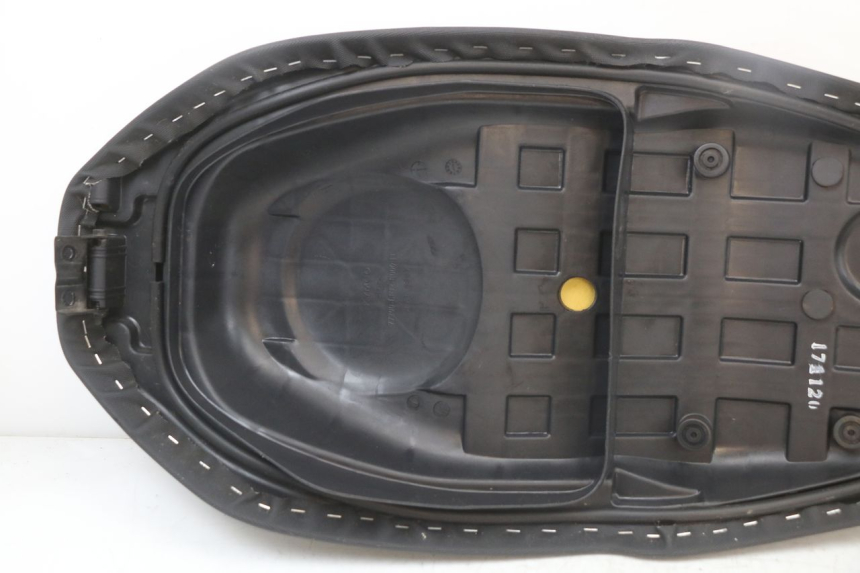 photo de SIEDZENIE KYMCO SUPER 8 4T 50 (2018 - 2020) - Zbliżenie techniczne