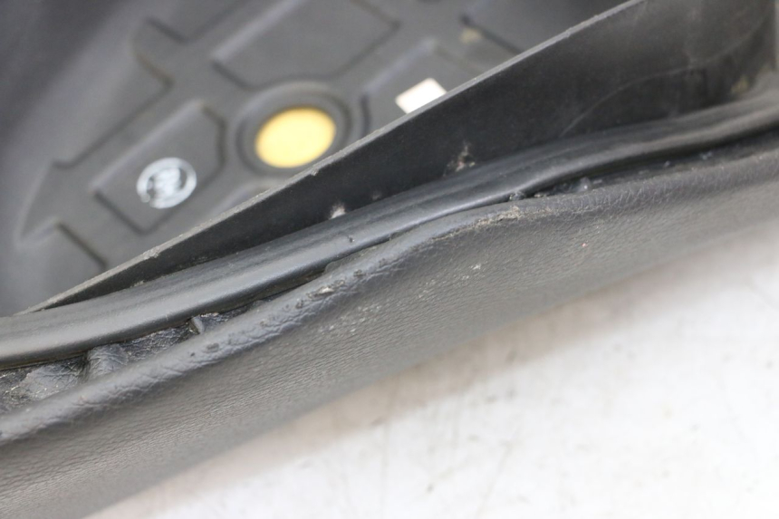 photo de SIEDZENIE SYM JET 14 4T 50 (2018 - 2022) - Stan powierzchni