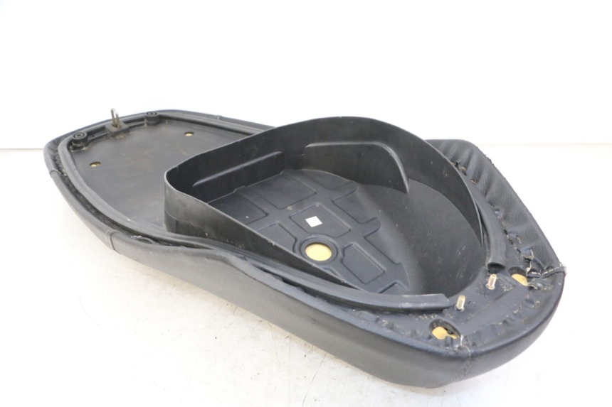 photo de SIEDZENIE SYM JET 14 4T 50 (2018 - 2022) - Oznaczenia i referencje