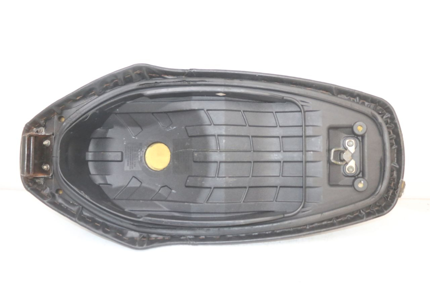 photo de SIEDZENIE SYM ORBIT III 3 4T 50 (2018 - 2021) - Oznaczenia i referencje