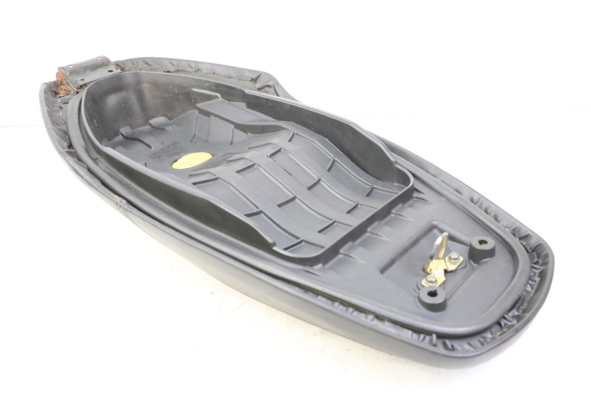 photo de SIEDZENIE SYM ORBIT III 3 4T 50 (2018 - 2021) - Widok z bliska