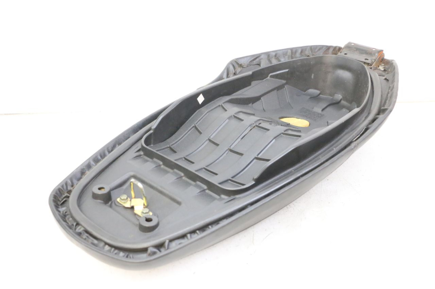 photo de SIEDZENIE SYM ORBIT III 3 4T 50 (2018 - 2021) - Struktura - zbliżenie