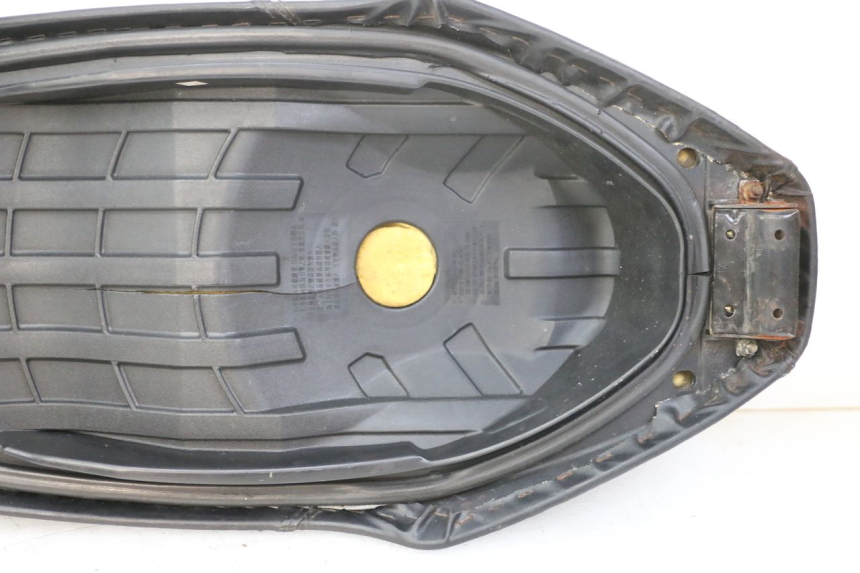 photo de SIEDZENIE SYM ORBIT III 3 4T 50 (2018 - 2021) - Alternatywny kąt