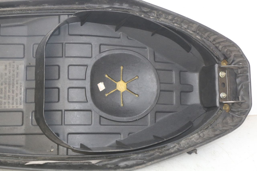 photo de SIEDZENIE SYM SYMPHONY 125 (2009 - 2015) - Punkty mocowania