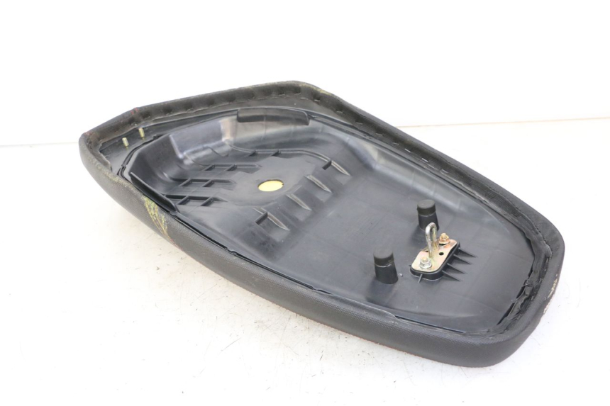 photo de SIEDZENIE TNT MOTOR BOSTON 4T 50 (2018 - 2025) - Szczegóły charakterystyczne