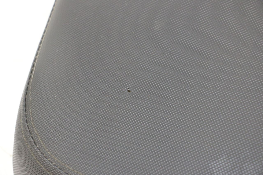 photo de SIEDZENIE TNT MOTOR ROMA 10' 4T 50 (2019 - 2022) - Zbliżenie komponentów