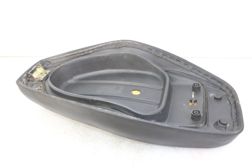 photo de SIEDZENIE TNT MOTOR ROMA 10' 4T 50 (2019 - 2022) - Zoom stanu zużycia