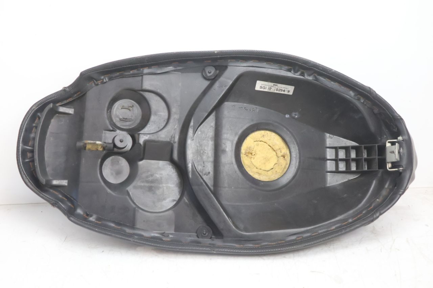 photo de SIEDZENIE PEUGEOT TREKKER TKR 50 (2005 - 2014) - Oznaczenia i referencje