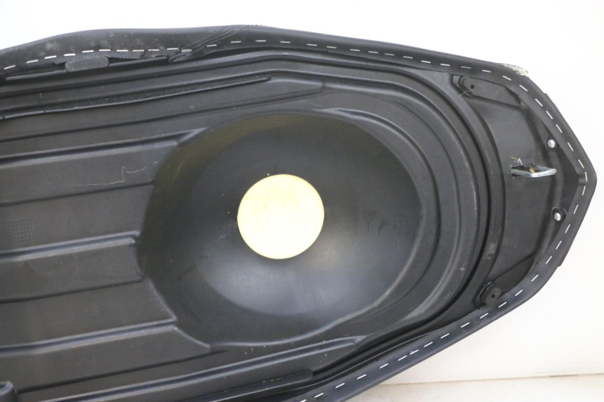 photo de SIEDZENIE YAMAHA TRICITY 300 (2020 - 2024) - Zbliżenie komponentów