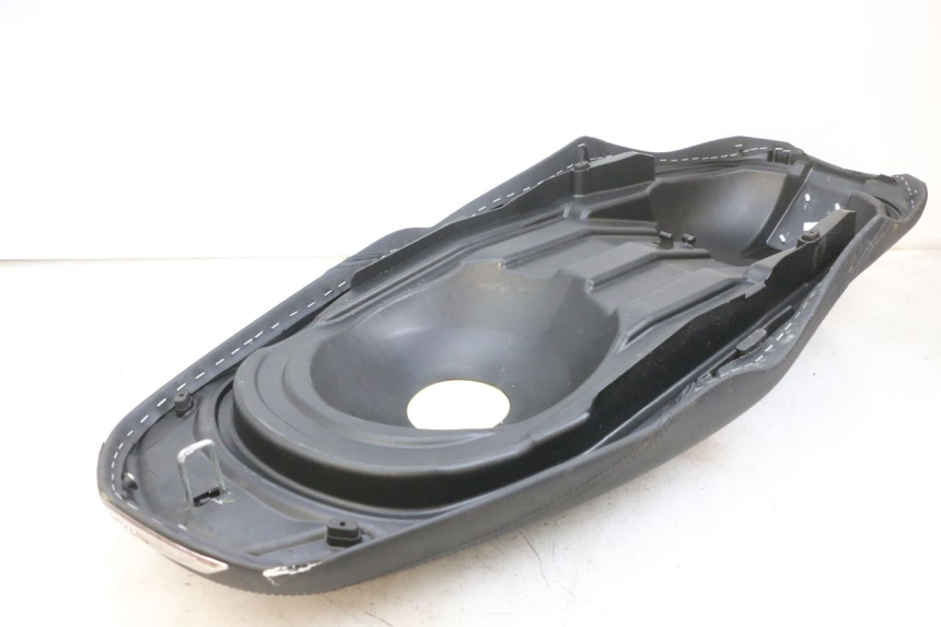 photo de SIEDZENIE YAMAHA TRICITY 300 (2020 - 2024) - Oznaczenia i referencje