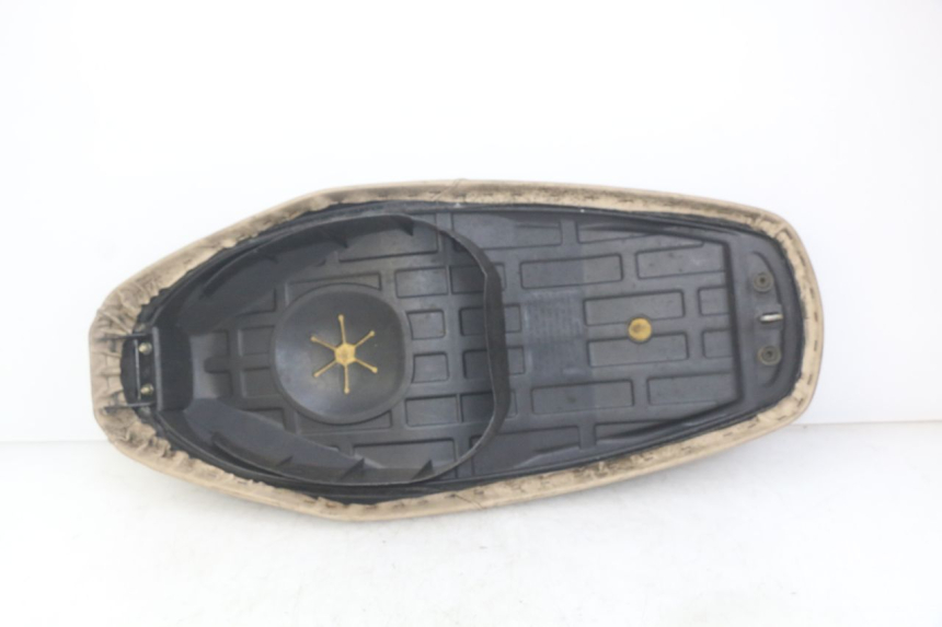 photo de SIEDZENIE PEUGEOT TWEET 4T 50 (2010 - 2014) - Szczegóły charakterystyczne