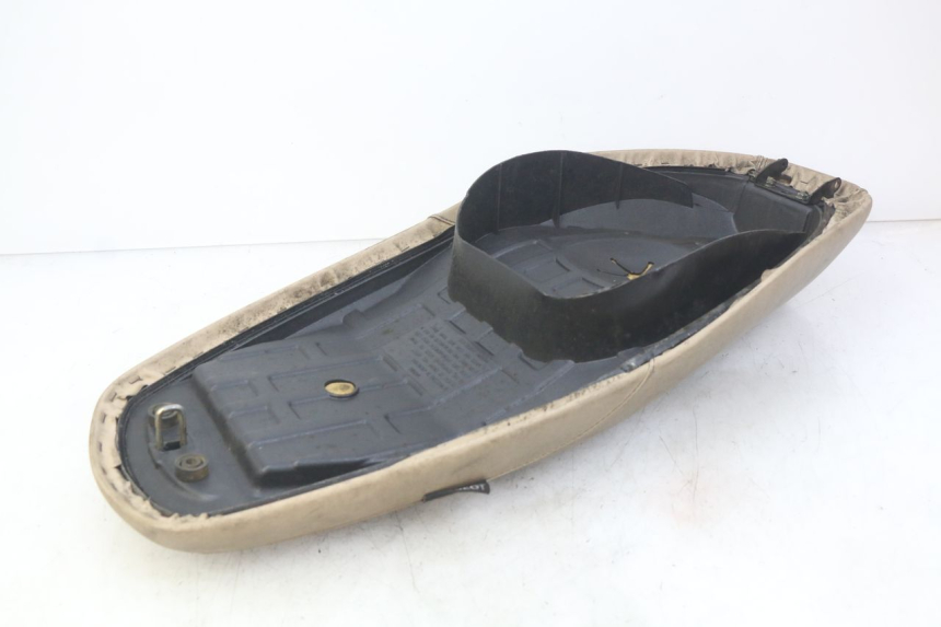 photo de SIEDZENIE PEUGEOT TWEET 4T 50 (2010 - 2014) - Punkty mocowania