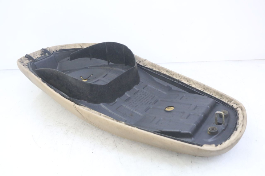 photo de SIEDZENIE PEUGEOT TWEET 4T 50 (2010 - 2014) - Stan powierzchni