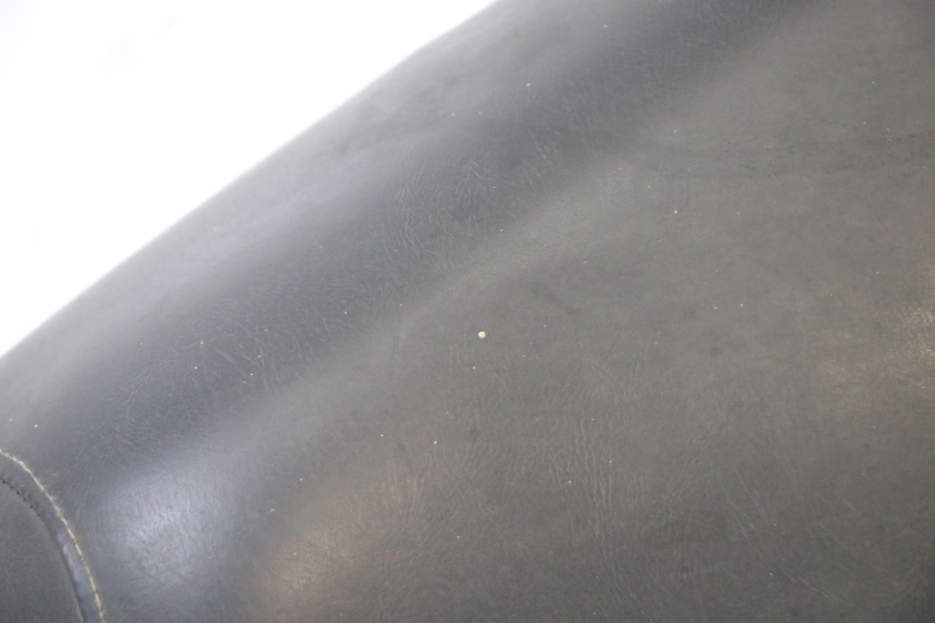 photo de SIEDZENIE PEUGEOT TWEET 4T 50 (2014 - 2019) - Zoom stanu zużycia