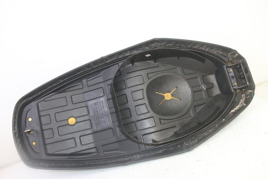 photo de SIEDZENIE PEUGEOT TWEET 4T 50 (2018 - 2022) - Zbliżenie techniczne