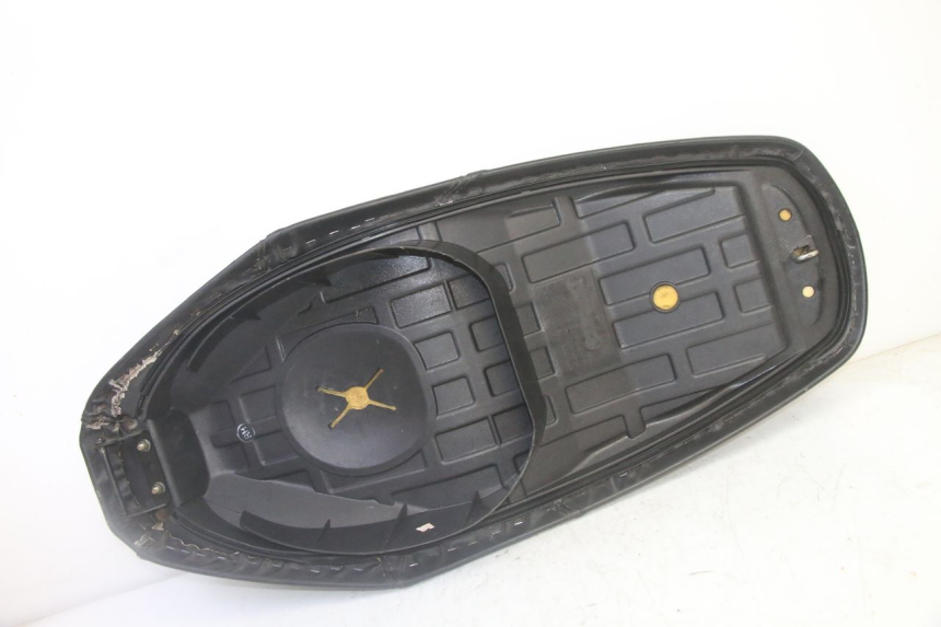 photo de SIEDZENIE PEUGEOT TWEET 4T 50 (2018 - 2022) - Punkty mocowania