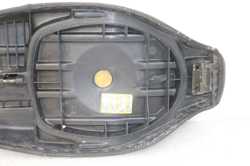 photo de SIEDZENIE PIAGGIO TYPHOON 80 (1994 - 1997) - Zbliżenie komponentów