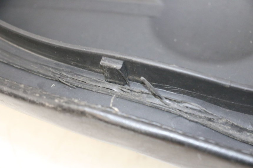 photo de SIEDZENIE PEUGEOT V-CLIC VCLIC 50 (2007 - 2013) - Zoom stanu zużycia