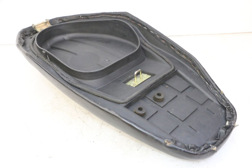 photo de SIEDZENIE PEUGEOT V-CLIC VCLIC 50 (2007 - 2013) - Inny kąt widzenia