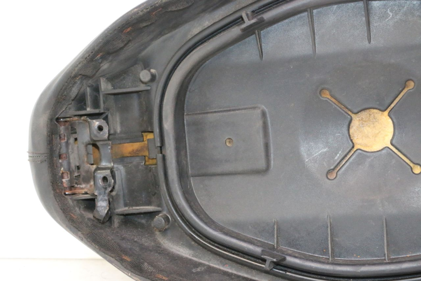 photo de SIEDZENIE PIAGGIO VESPA S 2T 50 (2007 - 2014) - Zoom stanu zużycia