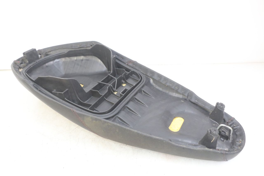 photo de SIEDZENIE HONDA VISION NSC R 50 (2013 - 2015) - Szczegół części