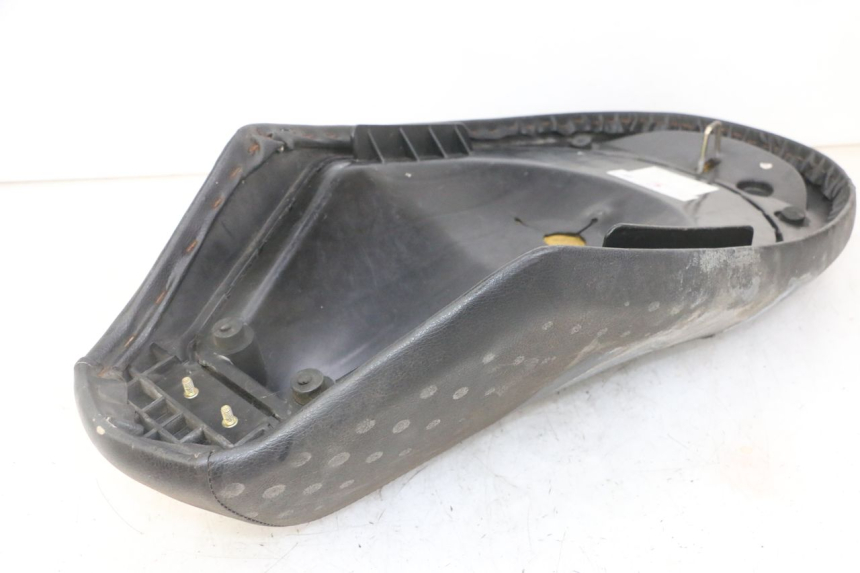 photo de SIEDZENIE PEUGEOT VIVACITY NEW 4T 50 (2008 - 2017) - Zbliżenie komponentów