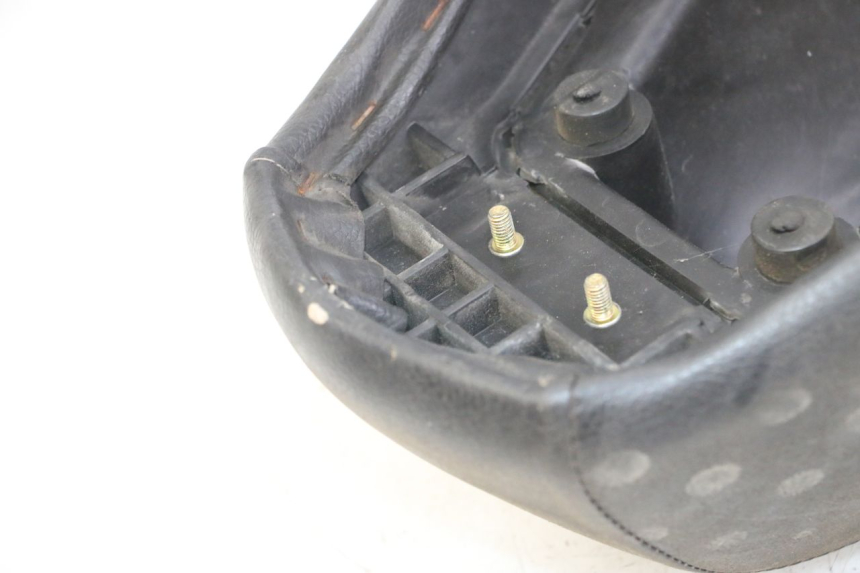 photo de SIEDZENIE PEUGEOT VIVACITY NEW 4T 50 (2008 - 2017) - Widok z bliska