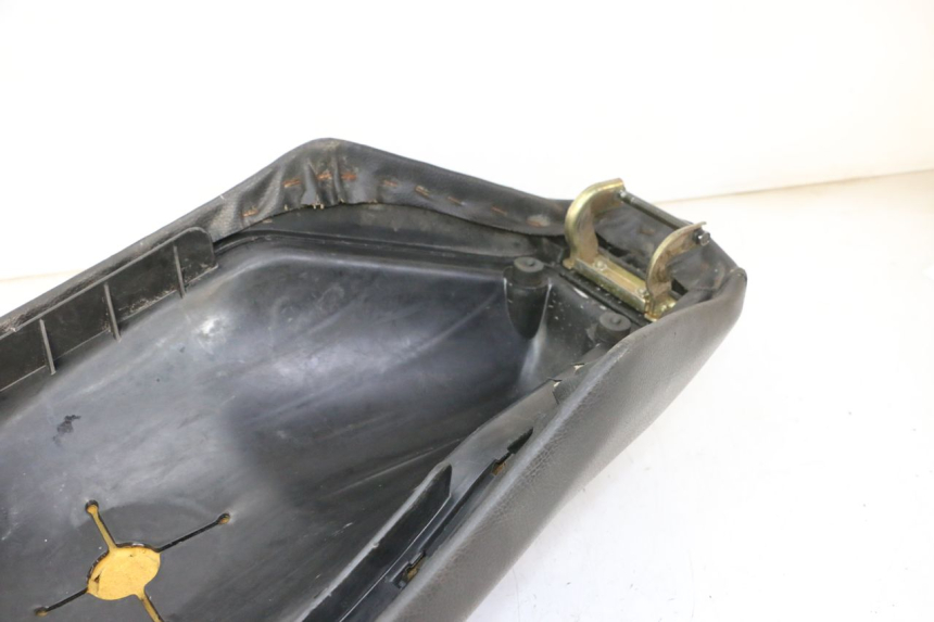 photo de SIEDZENIE PEUGEOT VIVACITY NEW 4T 50 (2008 - 2017) - Zoom stanu zużycia