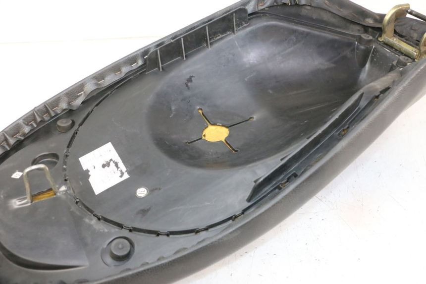 photo de SIEDZENIE PEUGEOT VIVACITY NEW 4T 50 (2008 - 2017) - Inny kąt widzenia