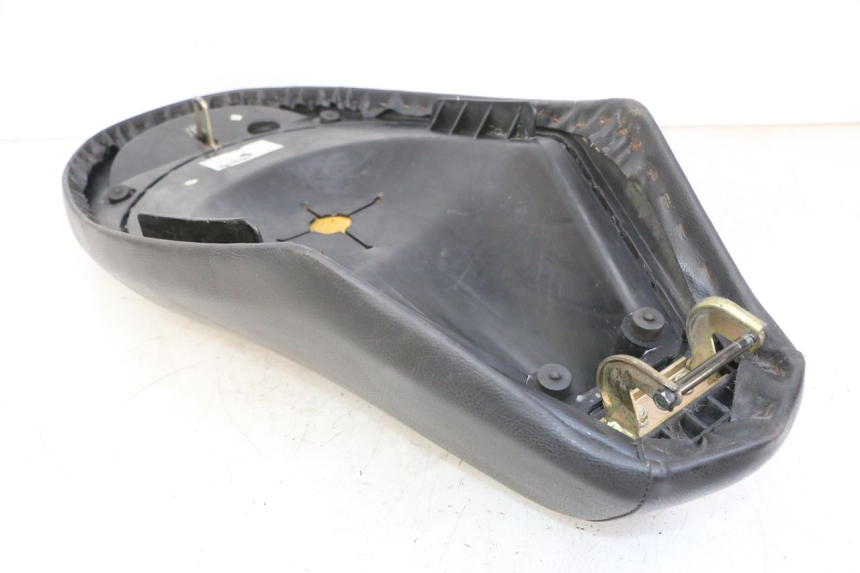 photo de SIEDZENIE PEUGEOT VIVACITY NEW 4T 50 (2008 - 2017) - Stan powierzchni