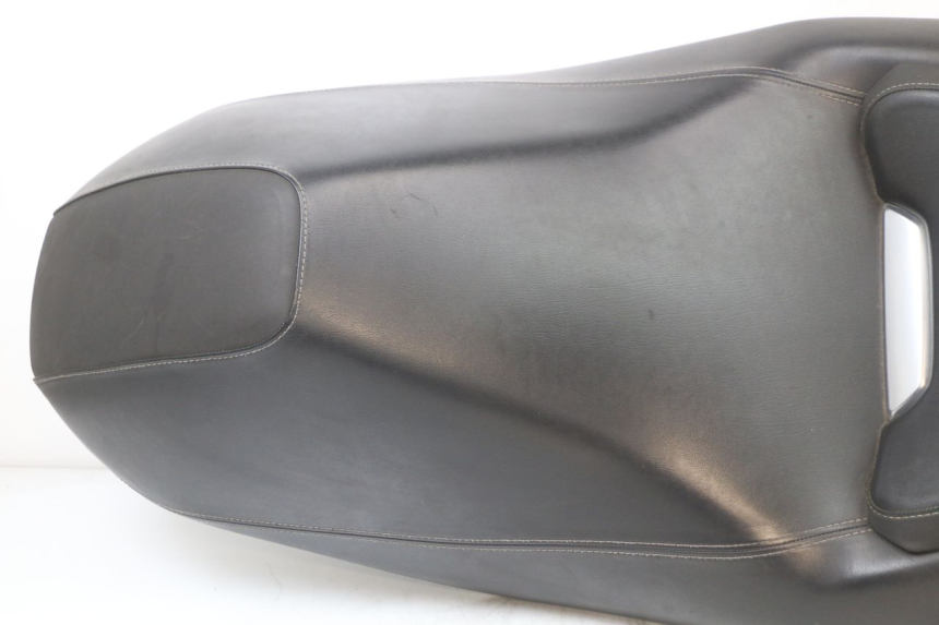 photo de SIEDZENIE YAMAHA XMAX X-MAX ABS 125 (2017 - 2020) - Szczegół części