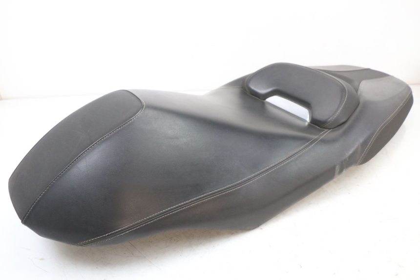 photo de SIEDZENIE YAMAHA XMAX X-MAX ABS 125 (2017 - 2020) - Zbliżenie techniczne